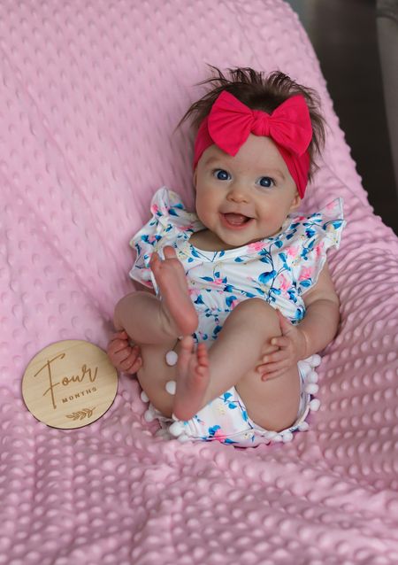 Monthly Milestone Photos! 4 months wearing an adorable little floral romper and bow (set of bows comes with so many colors! The blanket is reversible with pink on one side and white with floral on the other 


Baby girl, baby outfits, affordable, photoshoot, milestone pictures, monthly photos, outfit ideas, Inspo, baby looks, Amazon finds, Etsy finds, baby style

#LTKfindsunder50 #LTKsalealert #LTKbaby