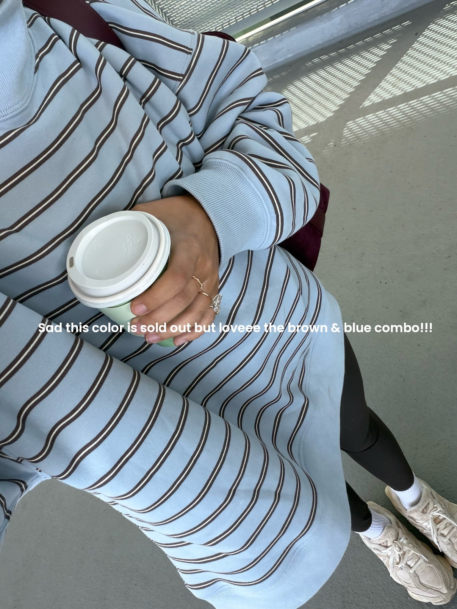 Top: large

Sad this color way is sold out but love the fit & the mock neck. Also Abercrombie Sunday collection is 10/10