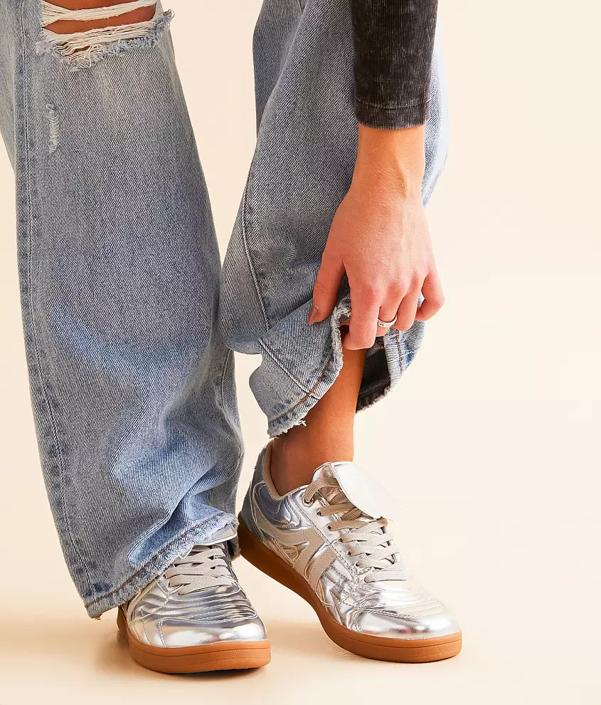 Madrid Sneaker | Buckle