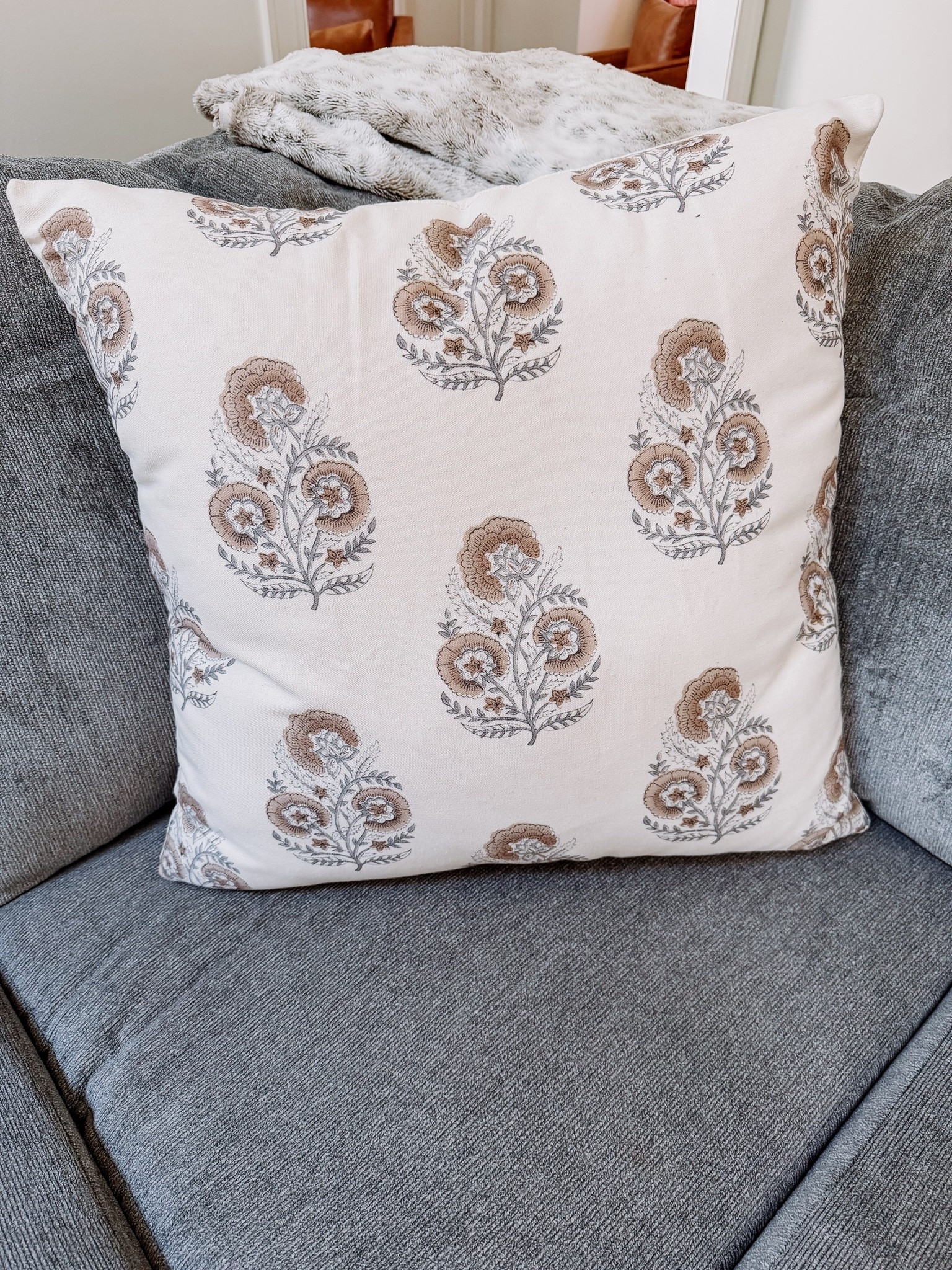 26x26 sofa pillow

#LTKHome