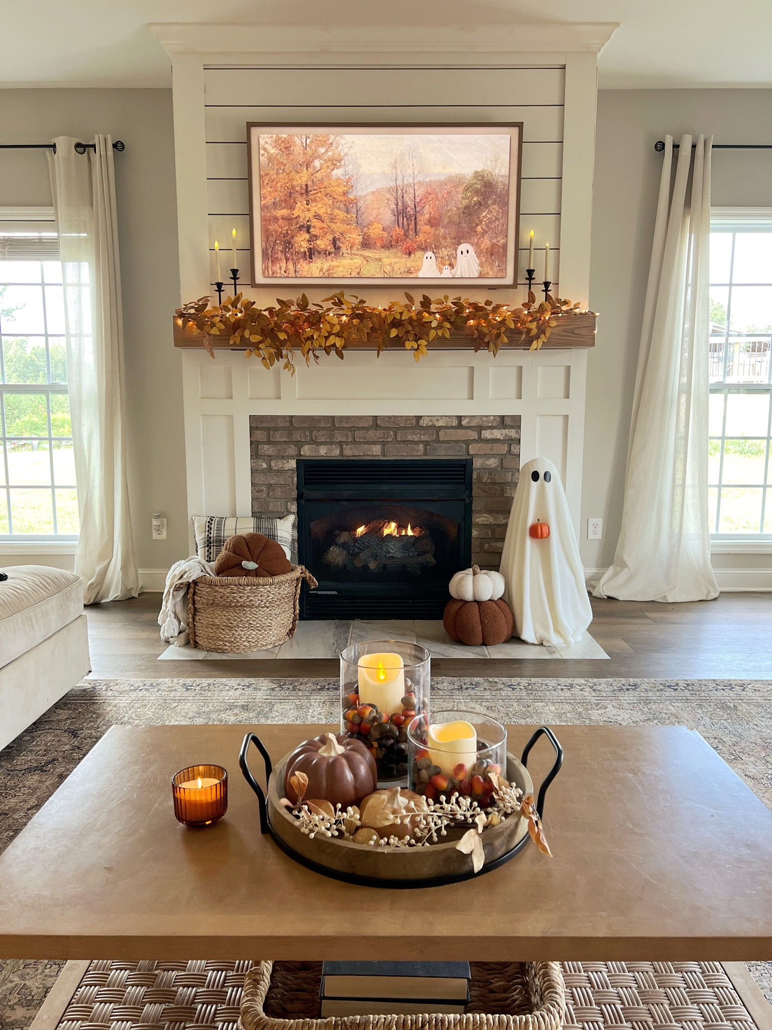 Halloween decor! The ghost was a DIY!
Full tutorial on my instagram 