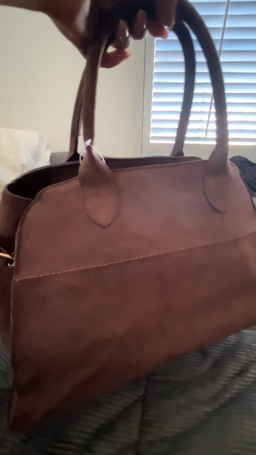 Cannot believe how good this is!!! 👜

#WalmartPartner #ThanksWalmart #thevaleriecummins #shopwalmart #walmartcreator #latinacontentcreator #ltklatina 

#LTKFindsUnder50 #LTKSeasonal