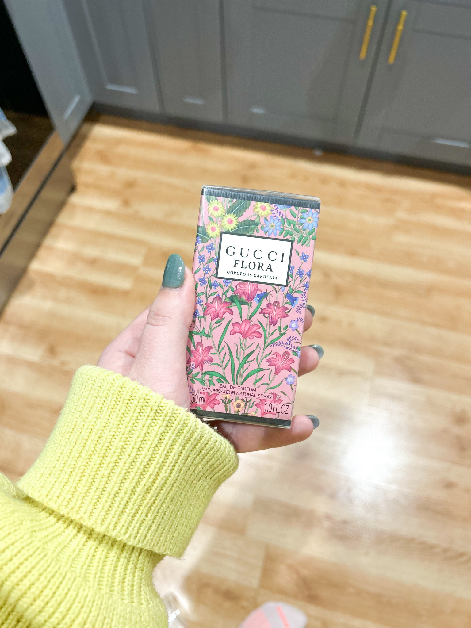 OBSESSED with this new perfume. Can’t wait to add it to my collection 🥰