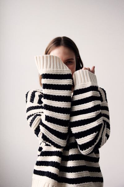 Hole-knit jumper - Cream/Black striped - Ladies | H&M GB | H&M (UK, MY, IN, SG, PH, TW, HK)