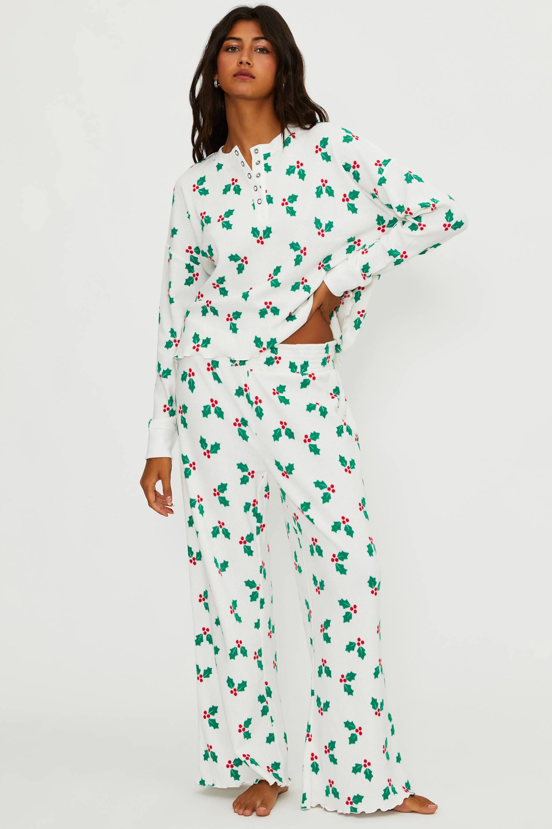 Pacific Long Sleeve Sleep Set Frosted Holly | Christmas Pajamas | Beach Riot | Beach Riot