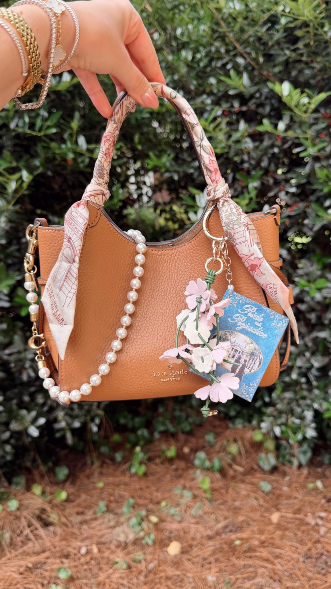 Bag of the day 💗

Kate spade small carryall handbag (also comes with a crossbody strap)
Kate spade leather flower charm
Coach pearl strap chain
Pride and prejudice books charm

#LTKootd #LTKgrwm