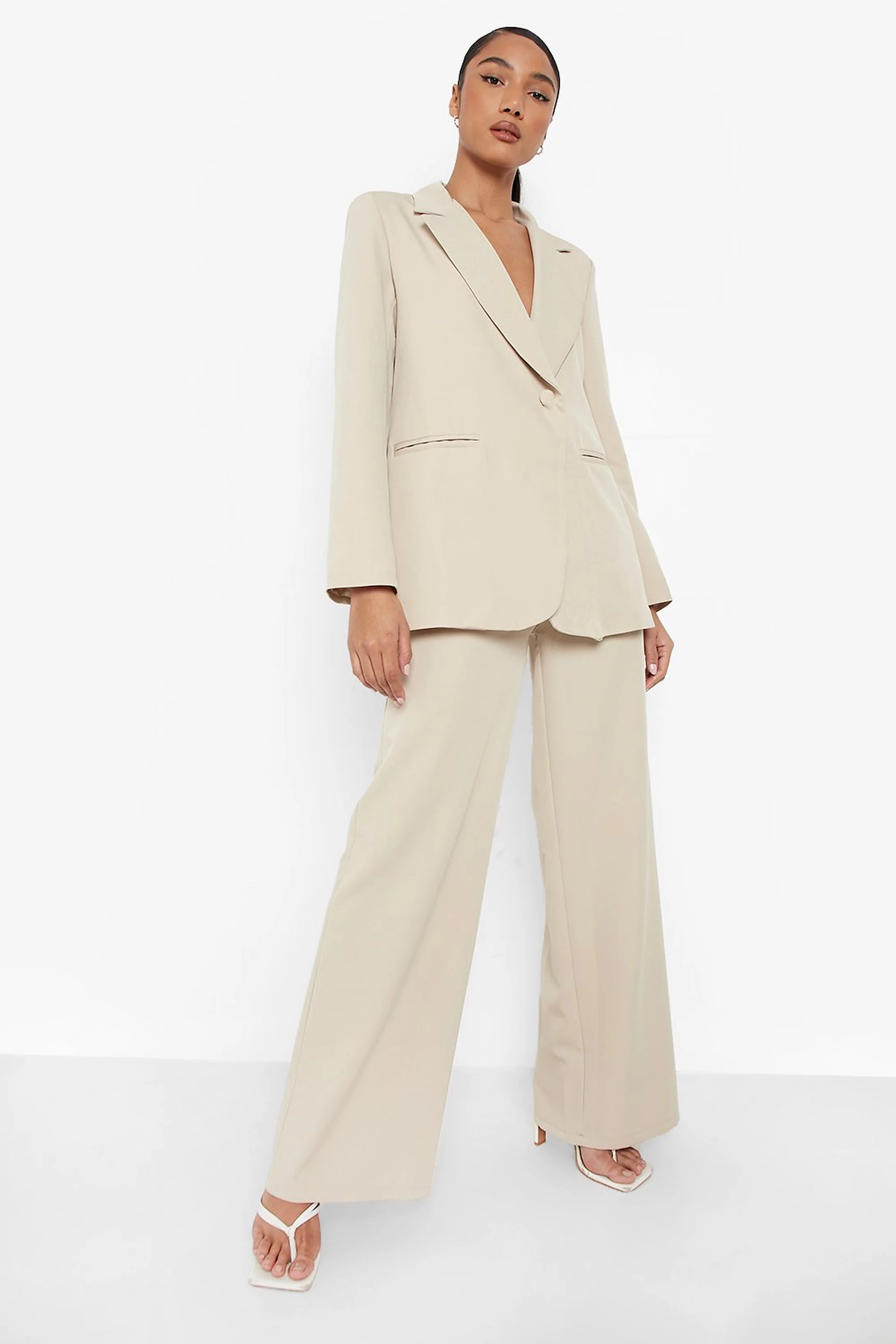 Relaxed Fit Tailored Wide Leg Trousers | Boohoo.com (US & CA)