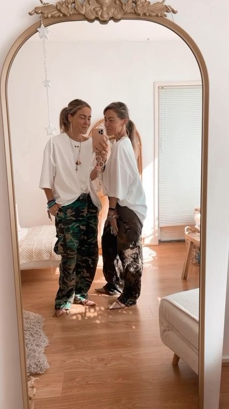 Camouflage pants and our basic fave comfy oversized tee, casual fit x2 🤍🤍
#LTKxUNIQLO #ThisIsMyBestT
Casual look, white tshirt, basic essential, Uniqlo Europe 
