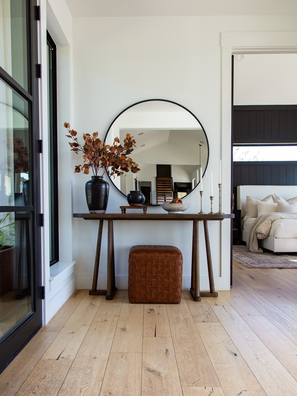 An entryway sets the tone for the season.
