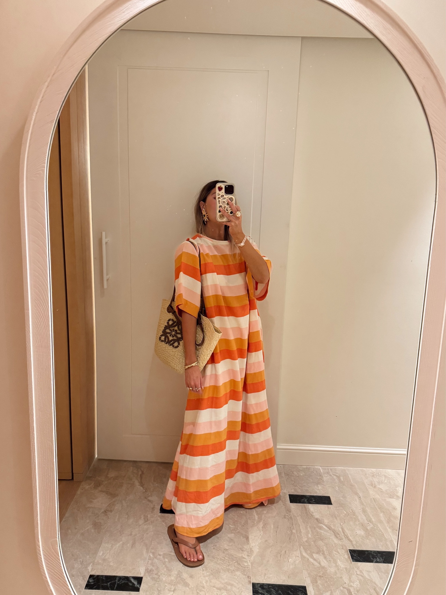 Loveeee this dress! Perfect throw on and go. Outfit linked! Wearing a Small in the dress x 