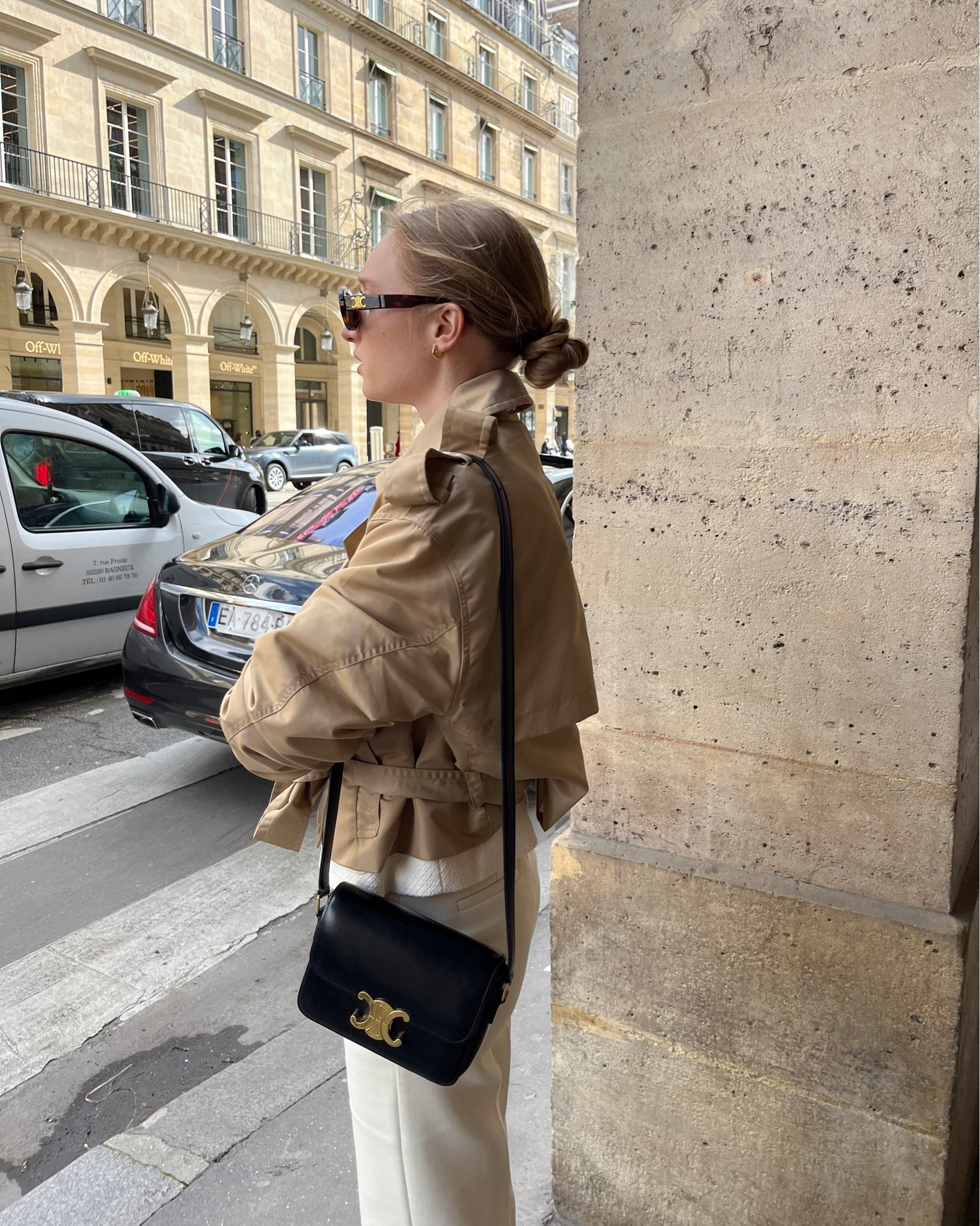 Short trench coat look 

Beige trench coat, short trench coat, celine sunglasses, celine bag 

#LTKstyletip #LTKeurope #LTKSeasonal