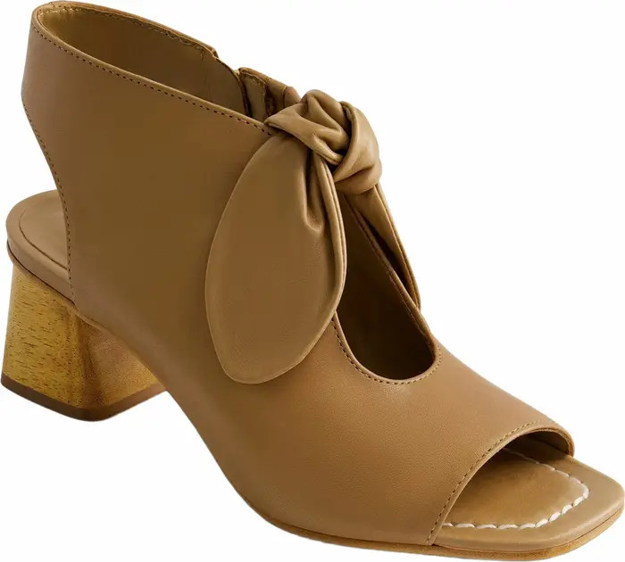 Bernardo Footwear Lizzie Sandal | Nordstrom | Nordstrom