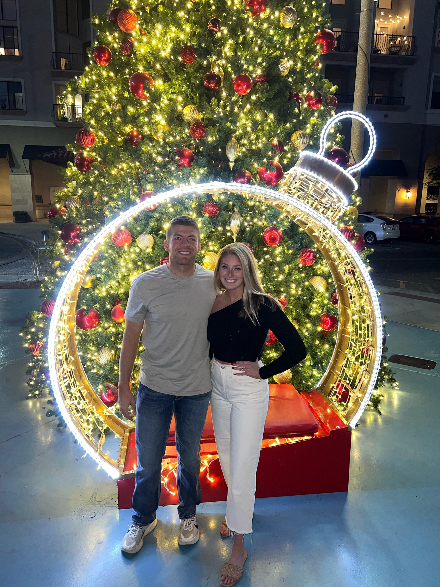 Christmas in Phoenix 🎄💝

Christmas outfit, holiday fashion, ivory jeans

#LTKFindsUnder100 #LTKStyleTip