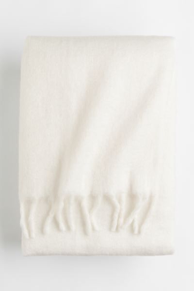 Soft wool-blend blanket | H&M (UK, MY, IN, SG, PH, TW, HK)