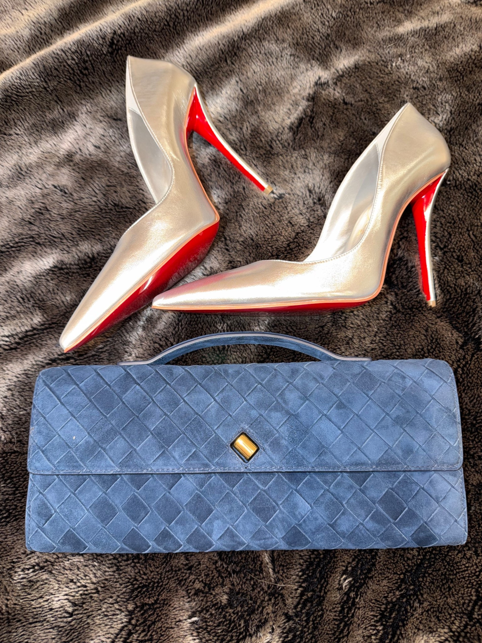 New finds. I’ve been obsessed with the silver / navy combo  

#LTKShoeCrush #LTKItBag #LTKStyleTip