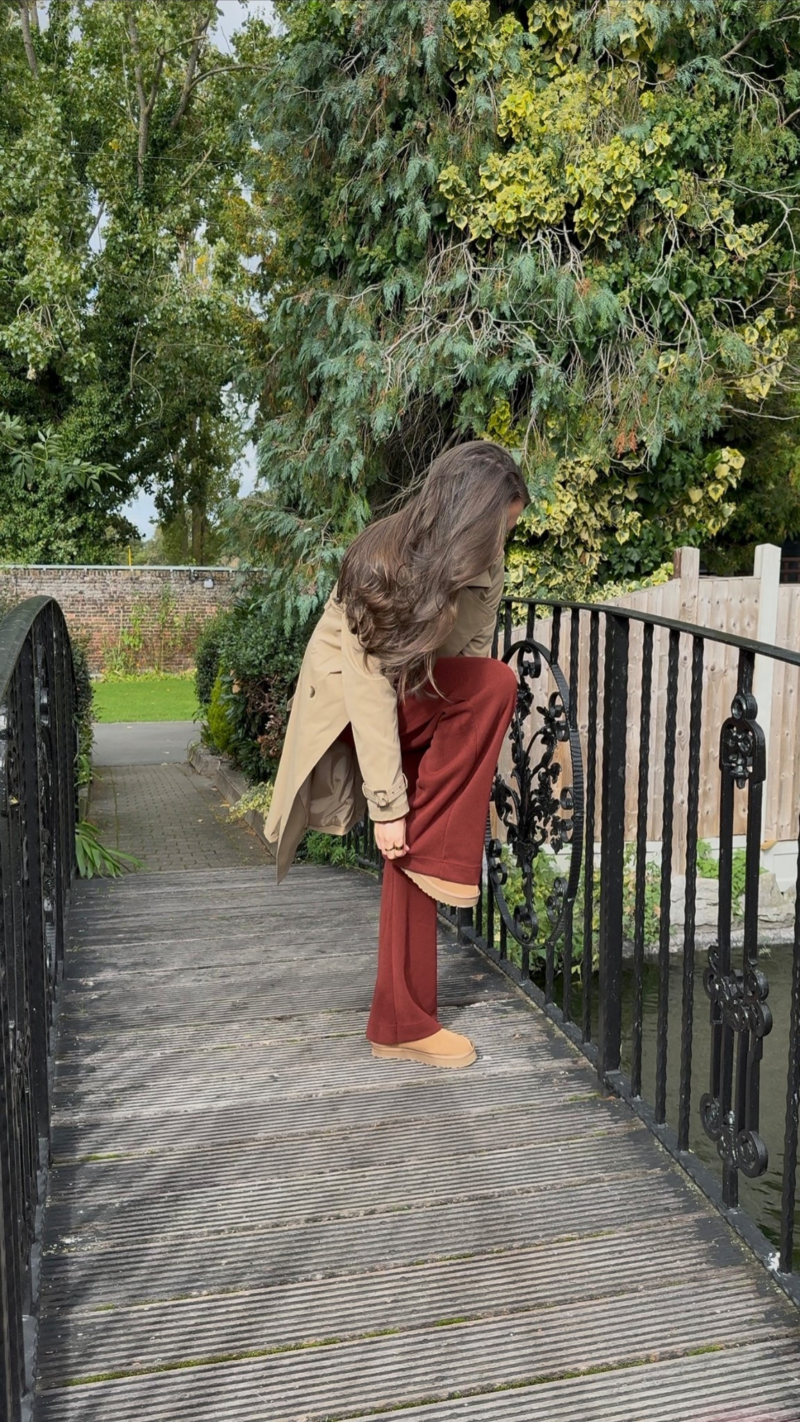 Autumn styling - trench coat and Uggs 

#LTKautumn #LTKstyletip #LTKFashionMonth