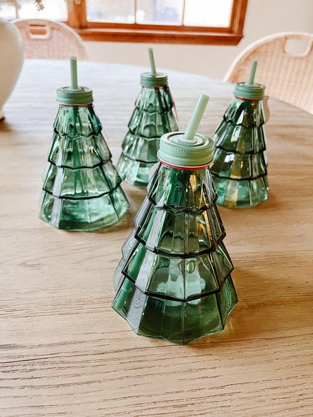 Cutest glass Christmas tree cups with straws and lid!