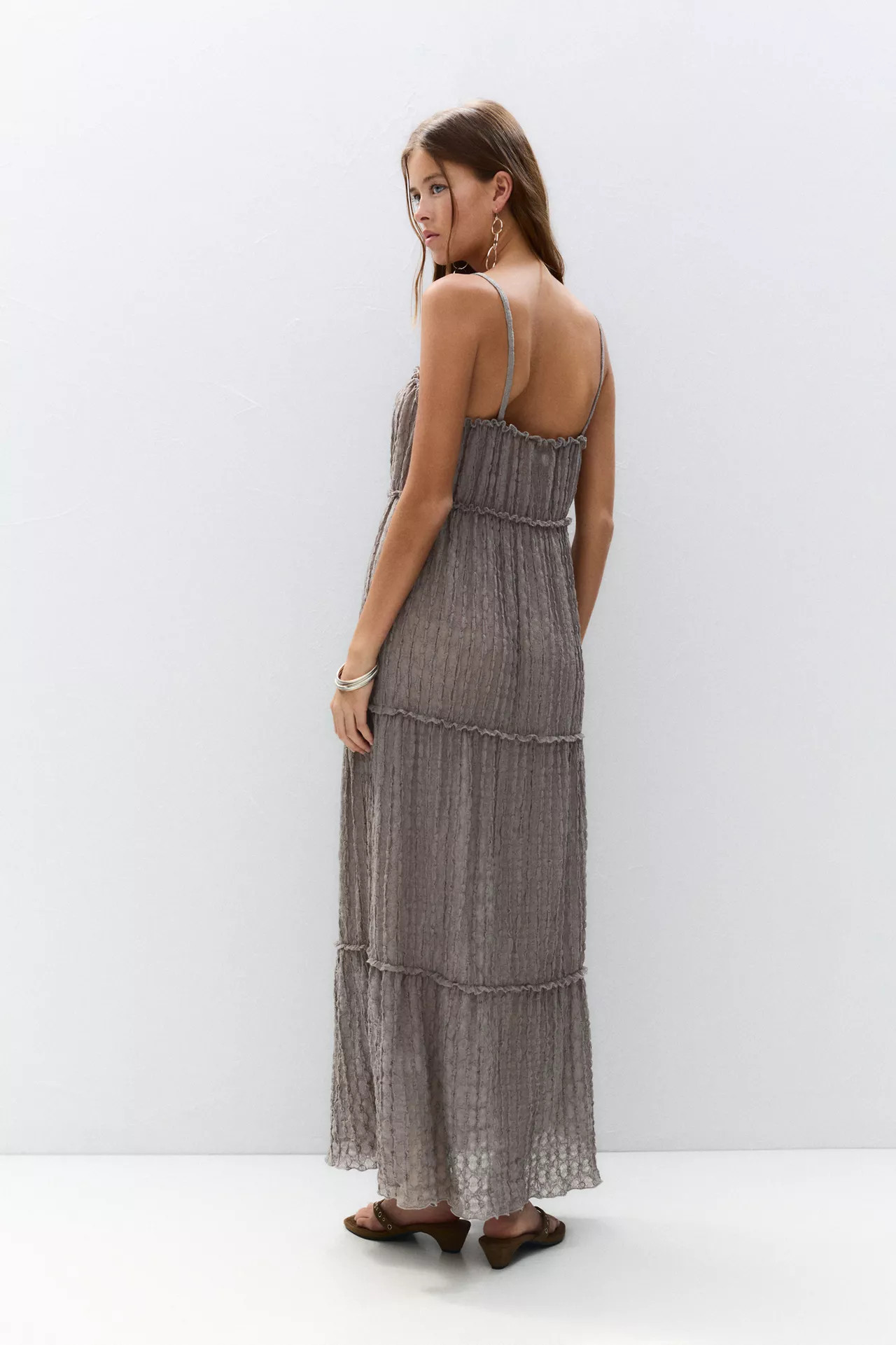 Midikleid mit Paneelen | PULL and BEAR DE