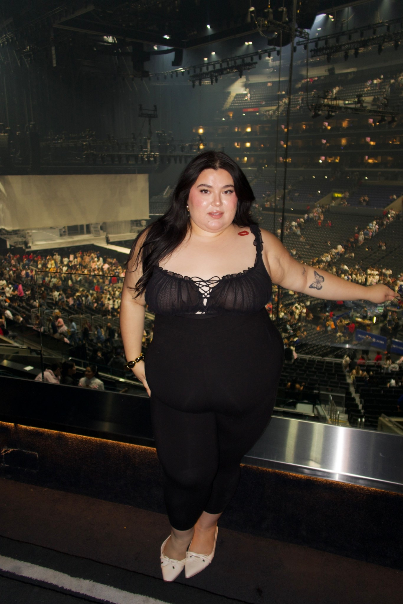 top: size 3
leggings: size 4

#LTKSaleAlert #LTKPlusSize #LTKFindsUnder50