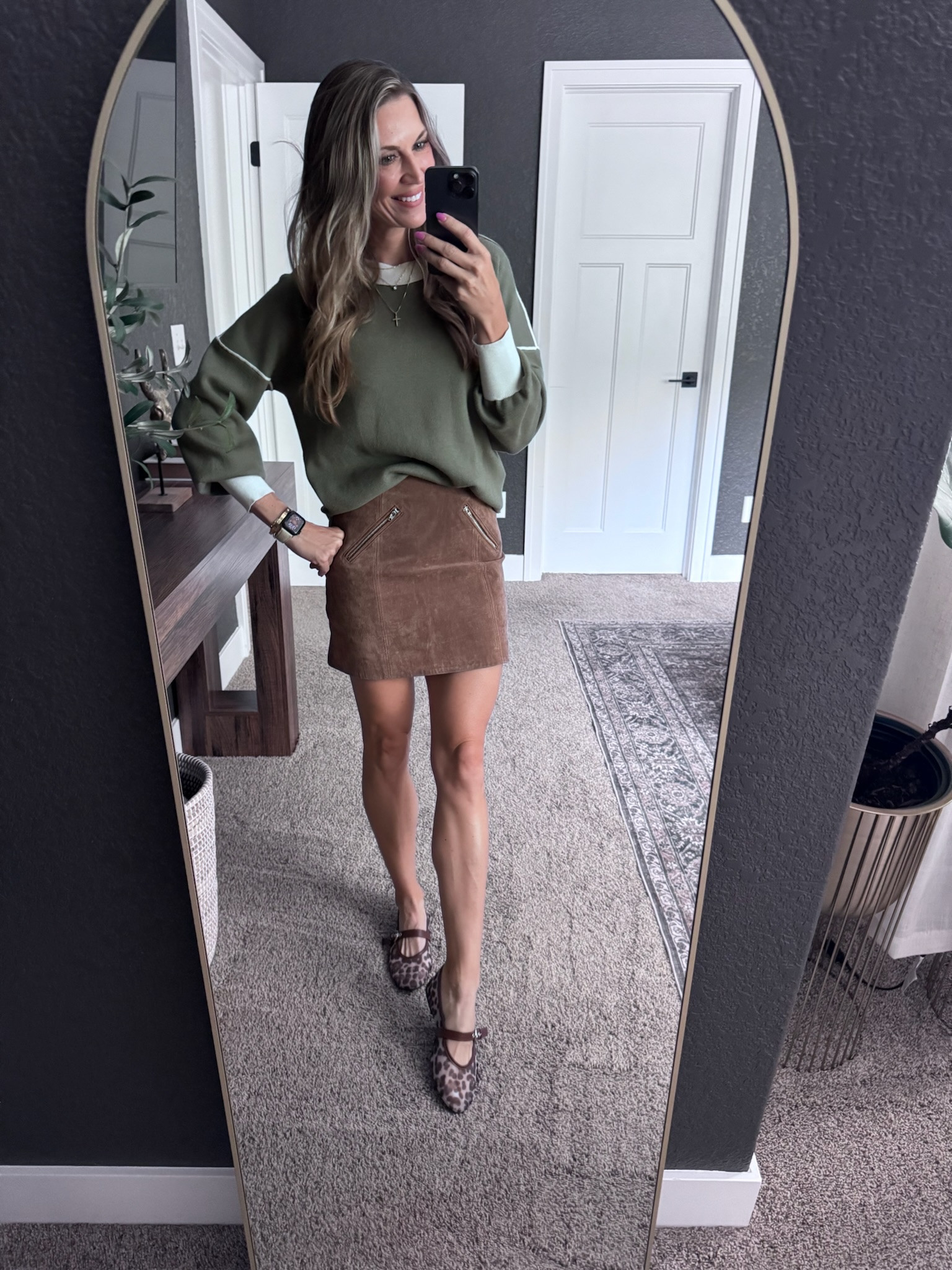 Fall outfit goals 🍂 Loving this cozy combo—an olive green sweater paired with a suede mini skirt and leopard flats for the perfect mix of chic + comfy!

fall outfit,olive green sweater,suede skirt,leopard flats,fall fashion,chic style,neutral outfit ideas,casual chic

#LTKFindsUnder100 #LTKStyleTip #LTKSeasonal