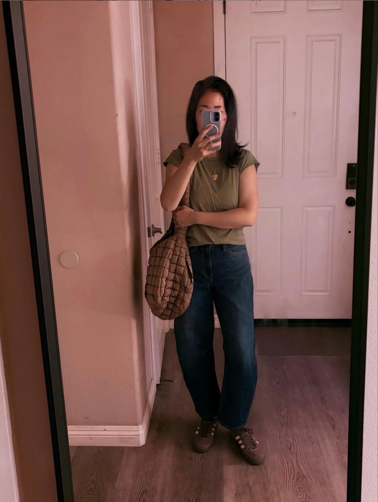 My barrel jeans are only $16 that’s 64% off!  I have them in two washes. Ends tomorrow. So stretchy and comfy

Old navy
Barrel jeans
Fall trends

#LTKSaleAlert