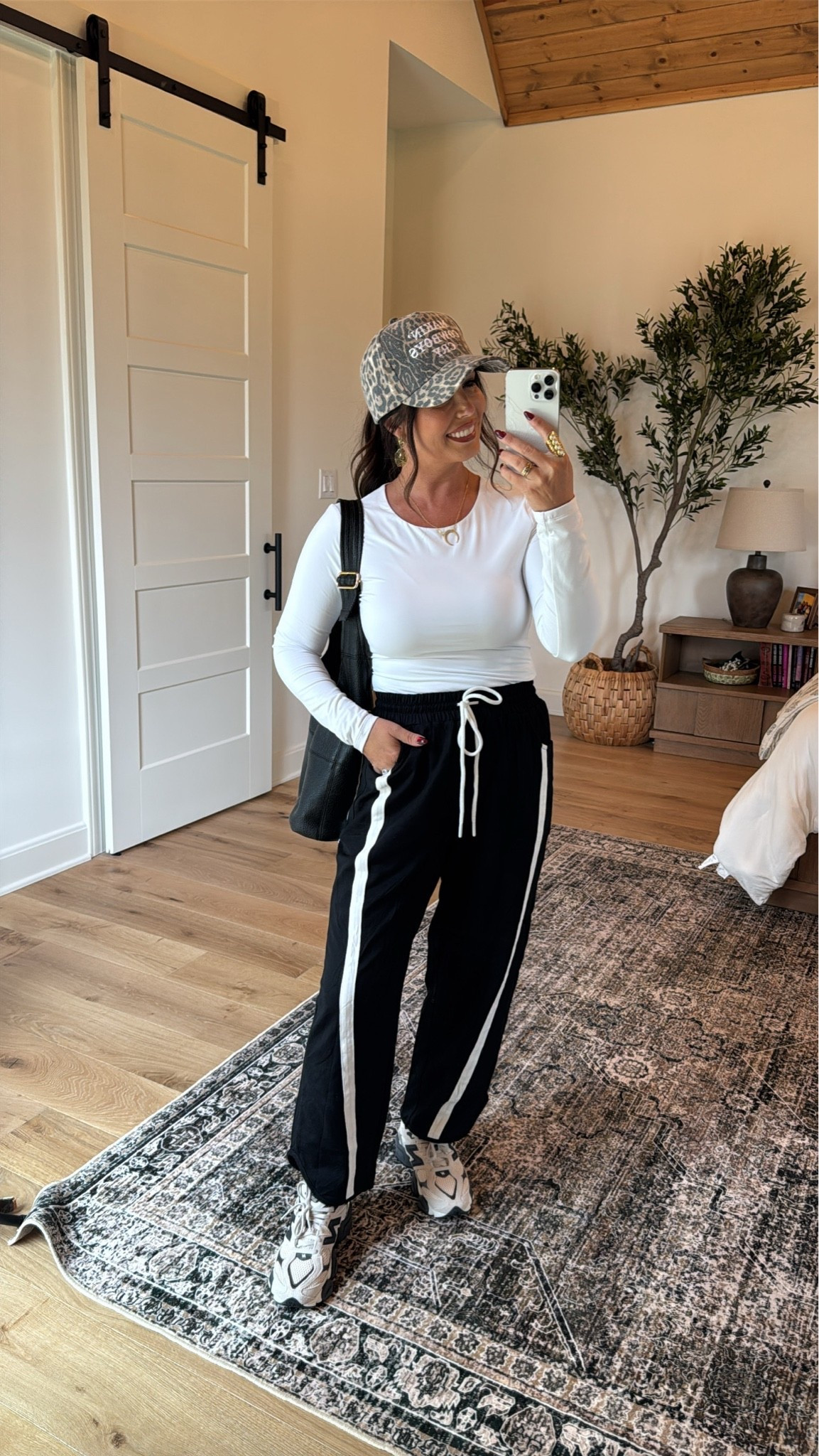 Sporty, comfy & effortlessly cute 🖤🤍 This whole look is giving mom-on-the-go but still put together! These striped pants are SO flattering and easy to style—definitely a pair you’ll keep reaching for!
#LTKStyle #LTKFashion #CasualStyle #MomStyle #SportyChic #EverydayOutfit #ComfyStyle #OOTD