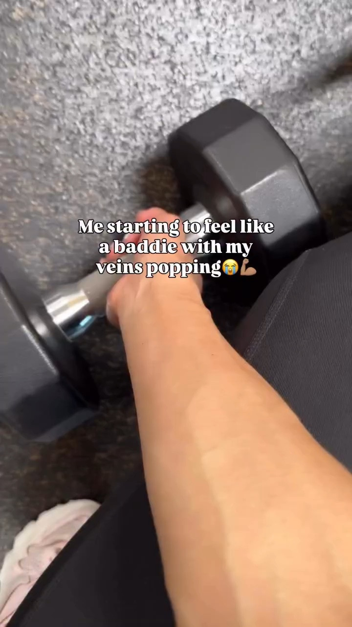 Confession:
Veins poppping out, not my favorite… but it’s my body doing what it’s supposed to 💪🏽
Learning to embrace it.  #girlswithveins #fitnesslife

#LTKfitnessgoals #LTKdayinmylife #LTKmorningroutine