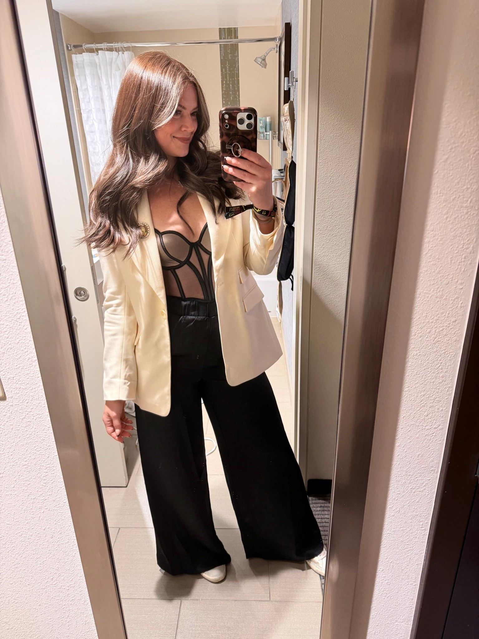 Day one of LIVE convention! Love this outfit 

#LTKSaleAlert