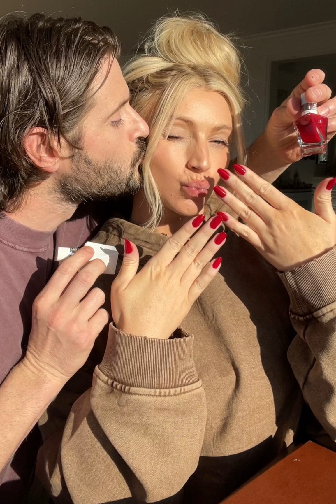 #ad Jon can do anything tbh haha I love these nails!!! #essielove #essiepartner #targetpartner #target 
@essie @target 