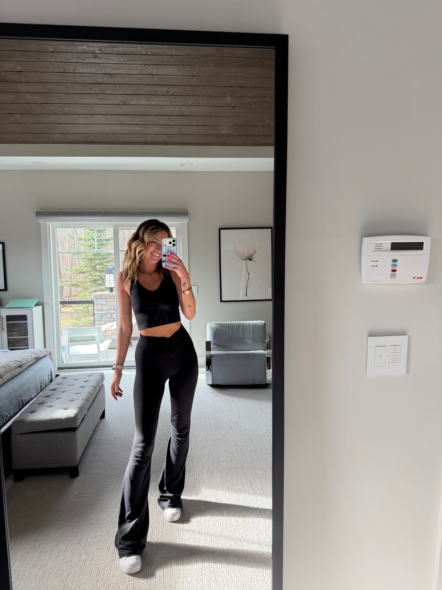 Aerie workout set 
Crossover flare leggings 
Black longline sports bra spring style for active  moms 