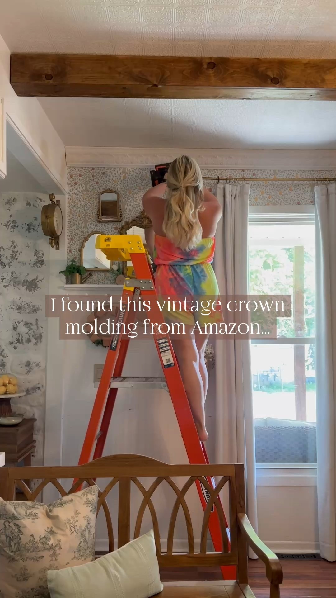 This vintage inspired crown molding is beautiful and so budget friendly! #homedecor 