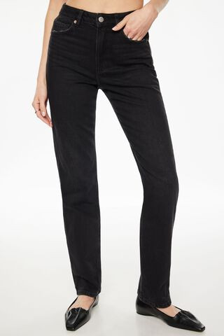 Chiara Slim Straight Jeans | Dynamite Clothing
