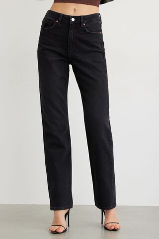 Chiara Slim Straight Jeans | Dynamite Clothing