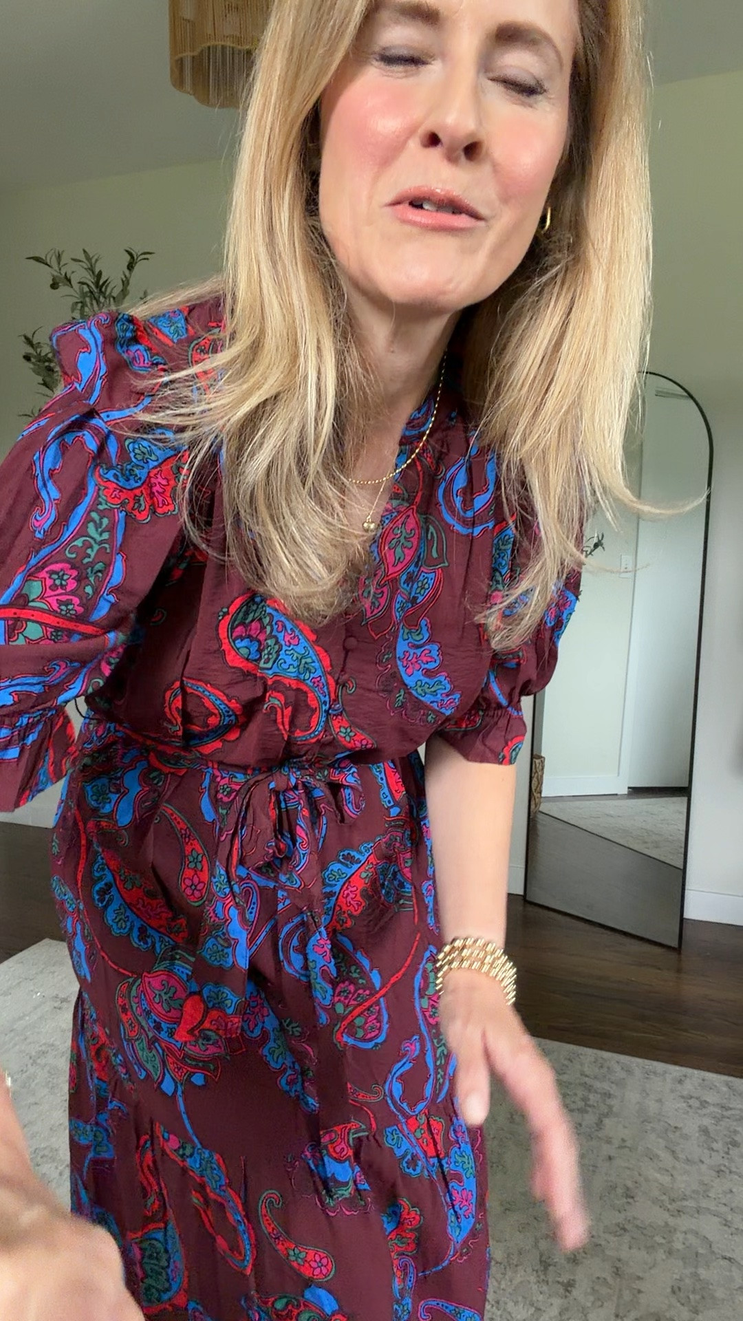 This Walmart dress is so pretty, love the short sleeves, pockets, beautiful print and colors! Fits tts, I’m a small. #walmartfashion

#LTKOver40