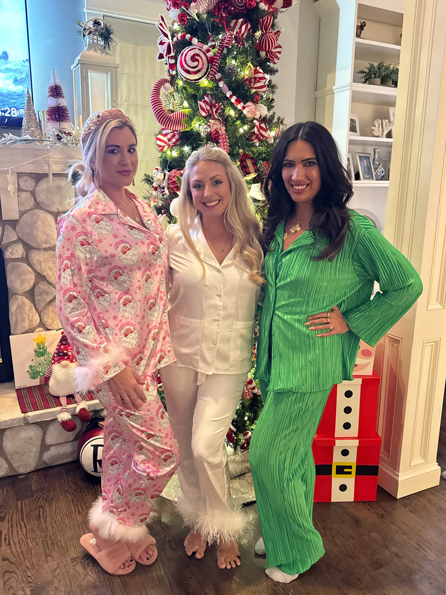 Nothing like cozy pjs to kick off the holiday! 🎅🏻🎄✨

#LTKHoliday