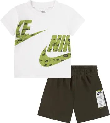 Nike Sportswear Club Graphic T-Shirt & Sweat Shorts Set | Nordstromrack | Nordstrom Rack