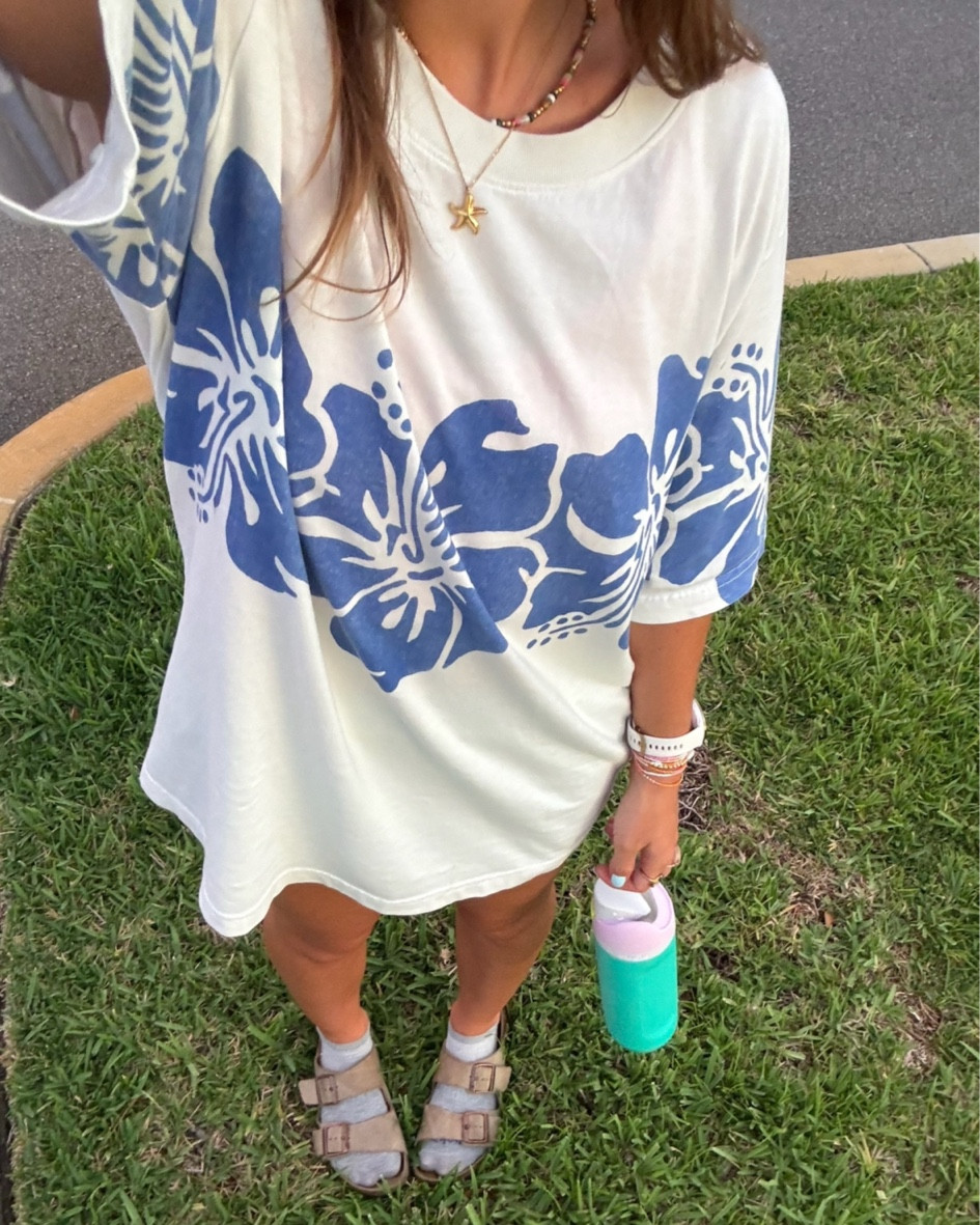 big tee + birkenstocks is always my go-to comfy fit to throw on:) wearing a size XS it runs big!

free people, sandals, summer outfit, owala, water bottle 

#LTKStyleTip #LTKSeasonal #LTKU