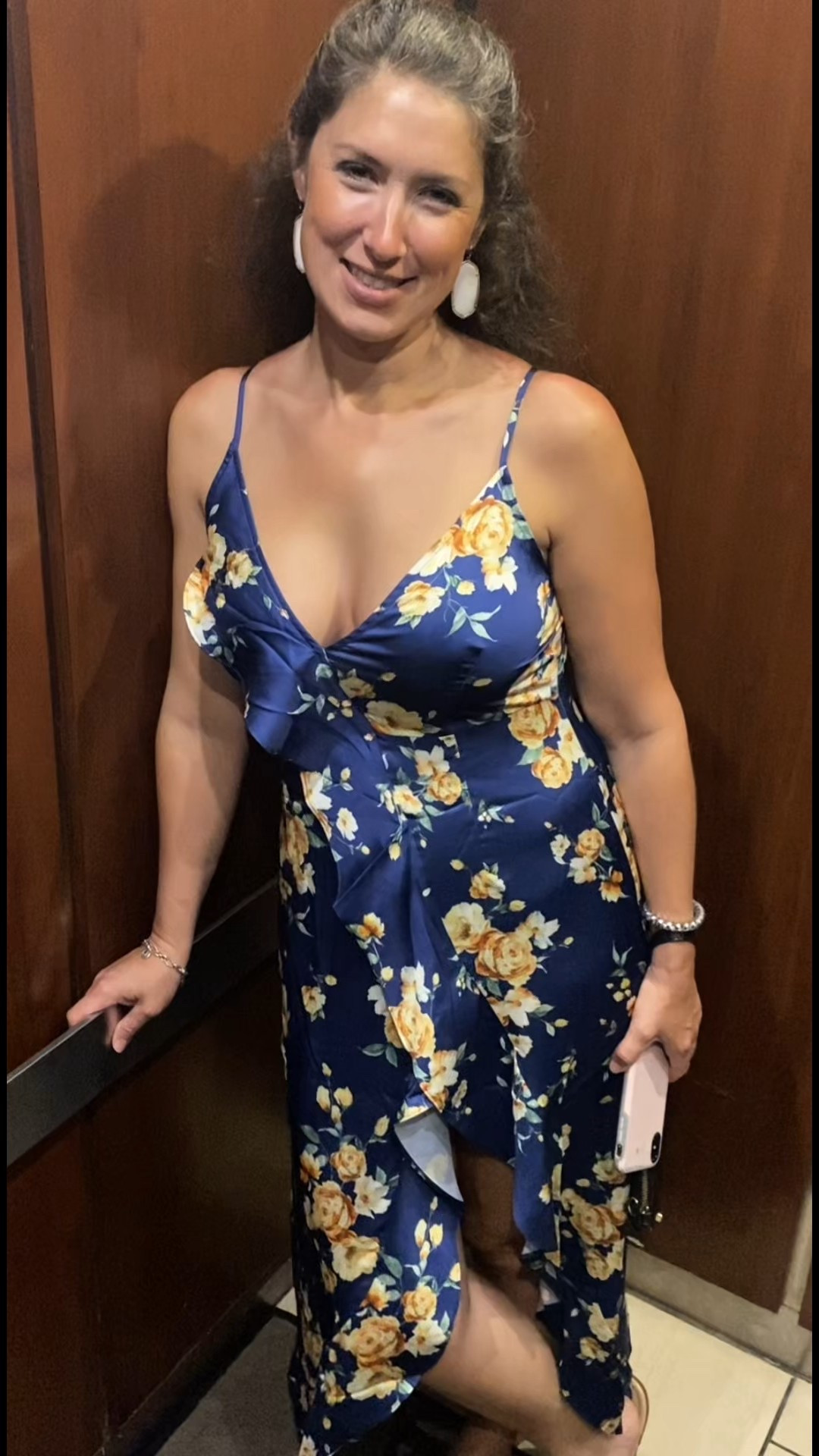 I just love the date night dresses and swimwear available on my digital Daisy LTK app! Following subscribe for more.
5’10”
38D
Large
10–12

#LTKActive #LTKmomlife #LTKBeauty