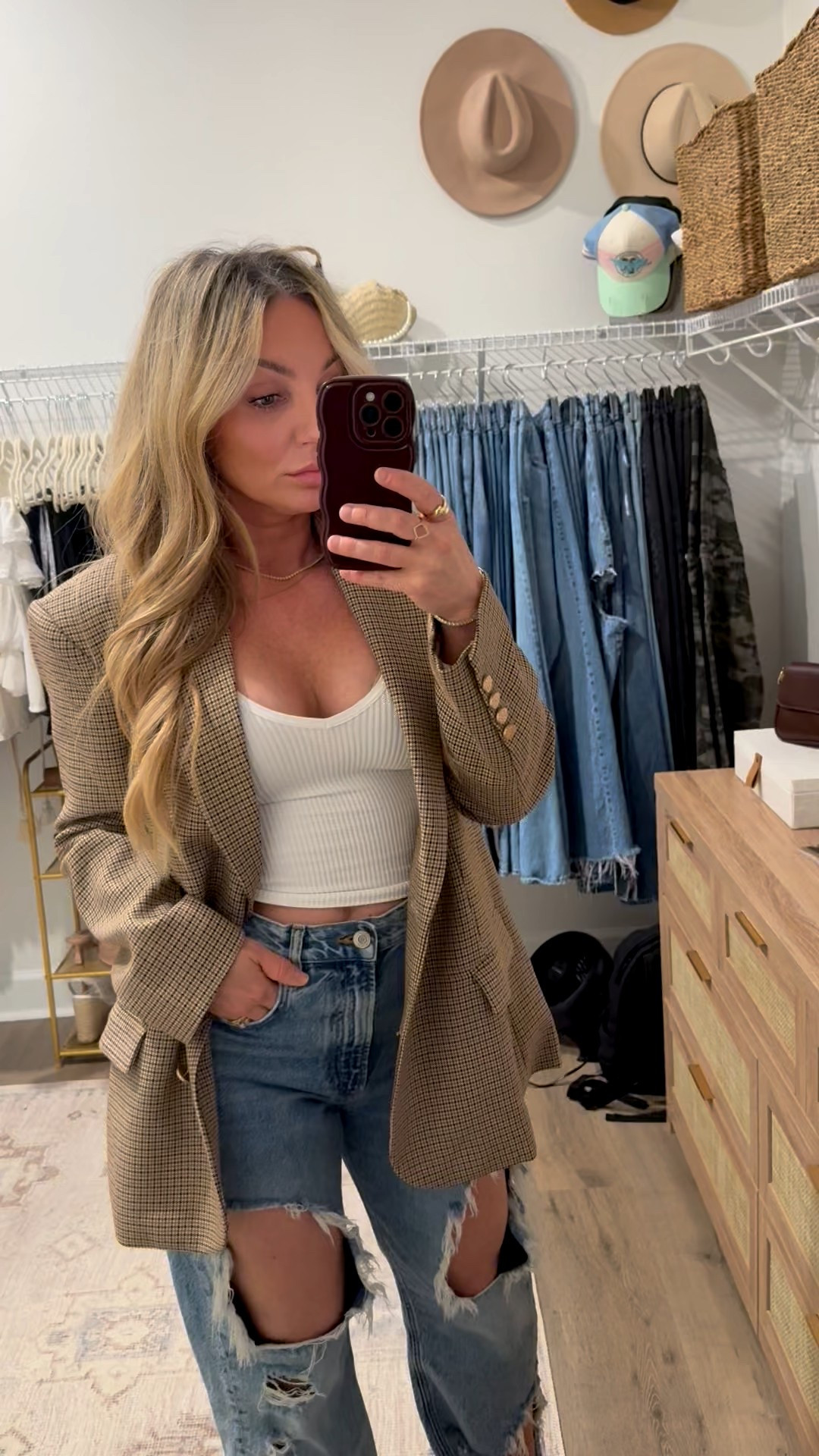 This jacket is stunning! 😍✨ Perfect little blazer to dress up or down! Has padded shoulders, gold buttons and is the perfect fit! I also loved how it’s an oversized look! 



Plaid blazer, women’s jacket, winter style, outfit Inspo, date night outfit, business outfit, mom style 


#vici #vicicollection 

#LTKSeasonal #LTKHoliday