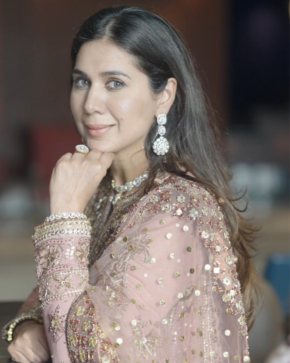 Gray 🩶

Contact lens 

#LTKWedding #LTKU #LTKParties