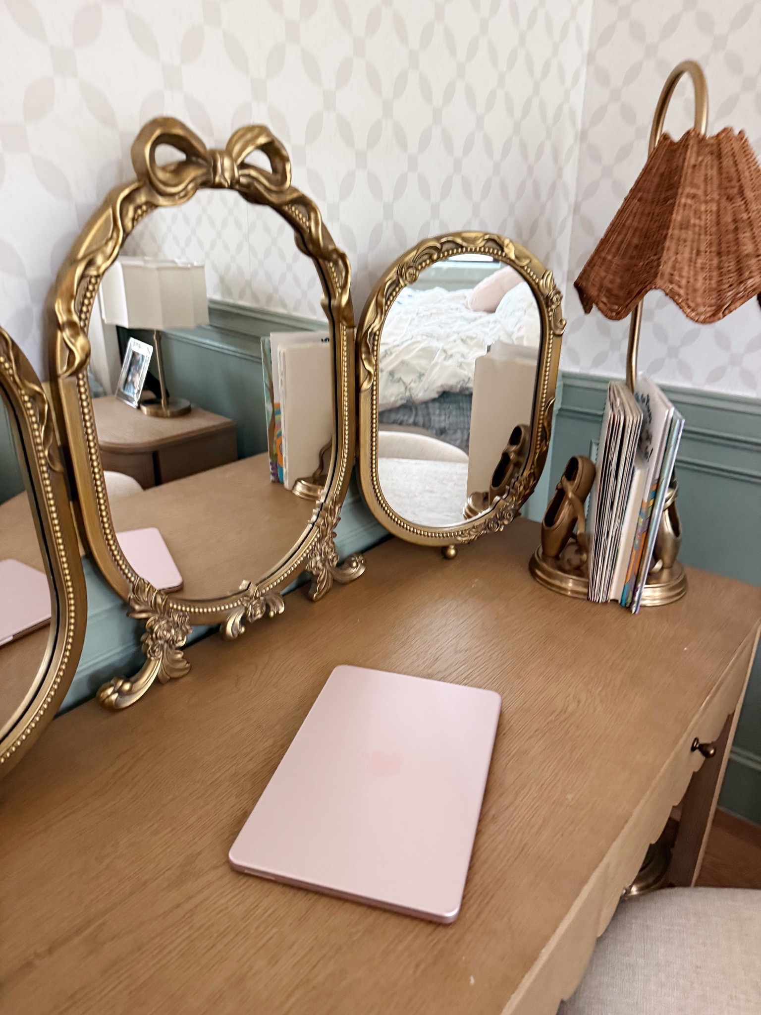 #ad If a new laptop is on your back-to-school shopping list, the new MacBook Neo is worth checking out. 💻 It's perfect for everyday assignments, staying organized, and all the little tasks that come with a busy school year. Now available at Target. ✏️ #BackToSchool #TargetPartner @target @shop.ltk #liketkii #TargetPartner @target @shop.ltk #liketkit
