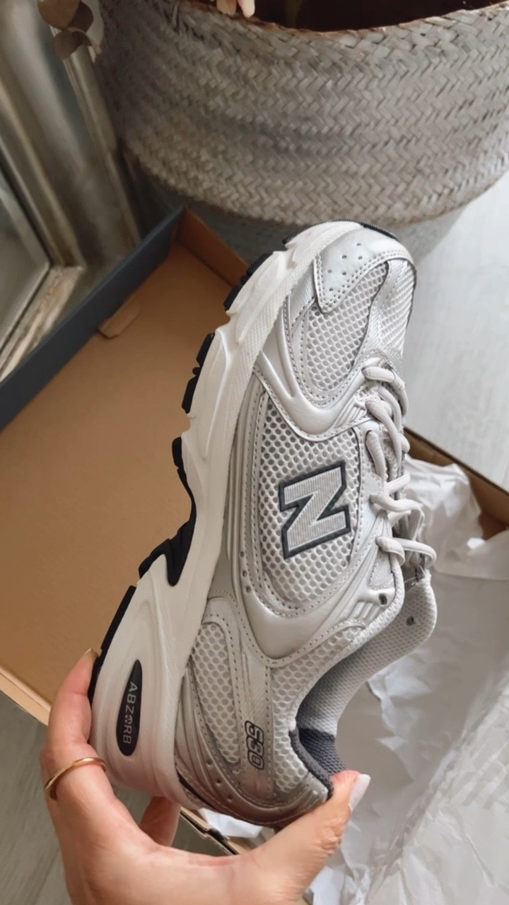 NB 530
Deportivas sneakers trainers running

#LTKGiftGuide #LTKworkwear #LTKfitness