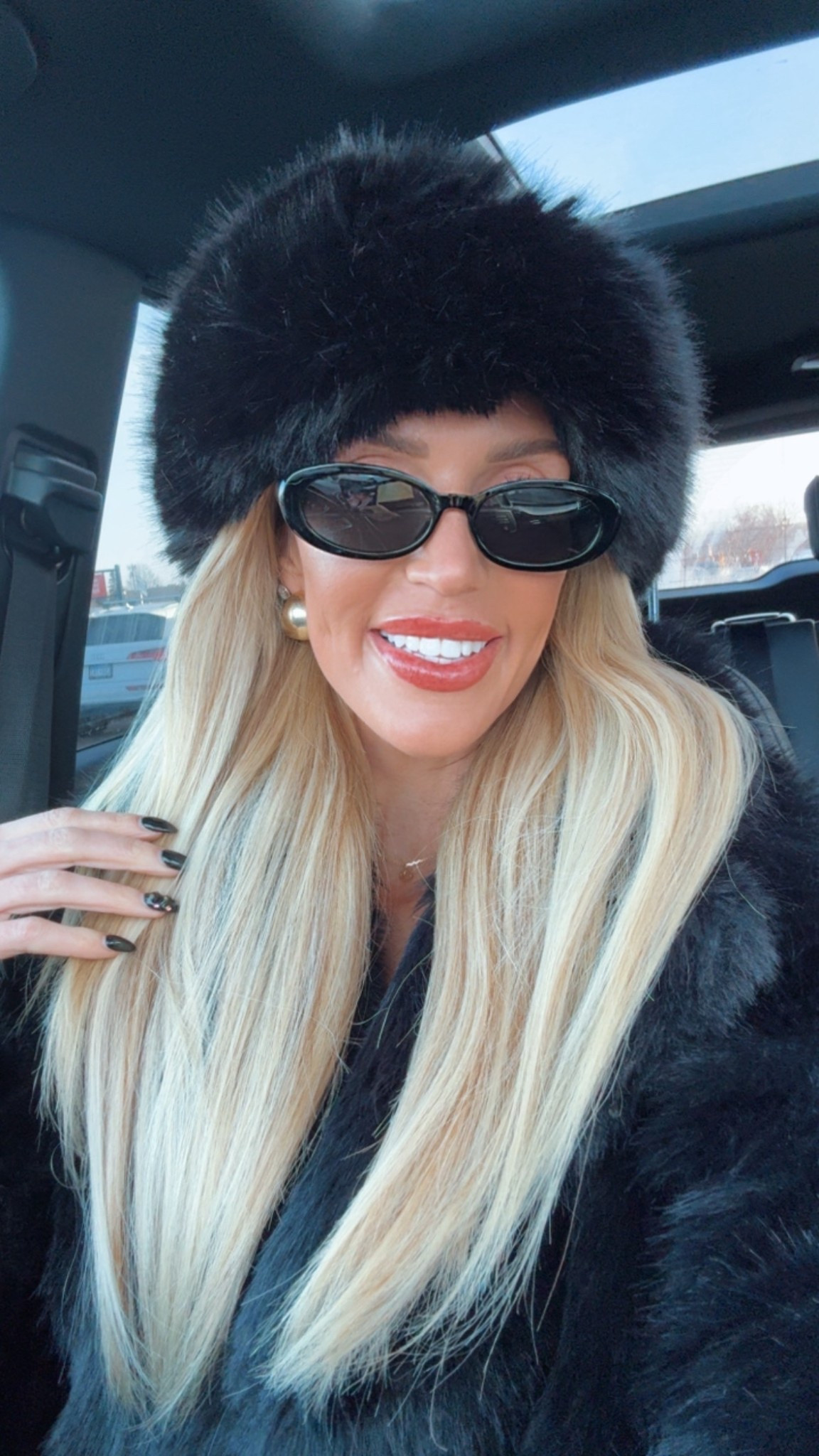 Baby it’s cold outside 🖤

#LTKmomlife #LTKootd #LTKdayinmylife