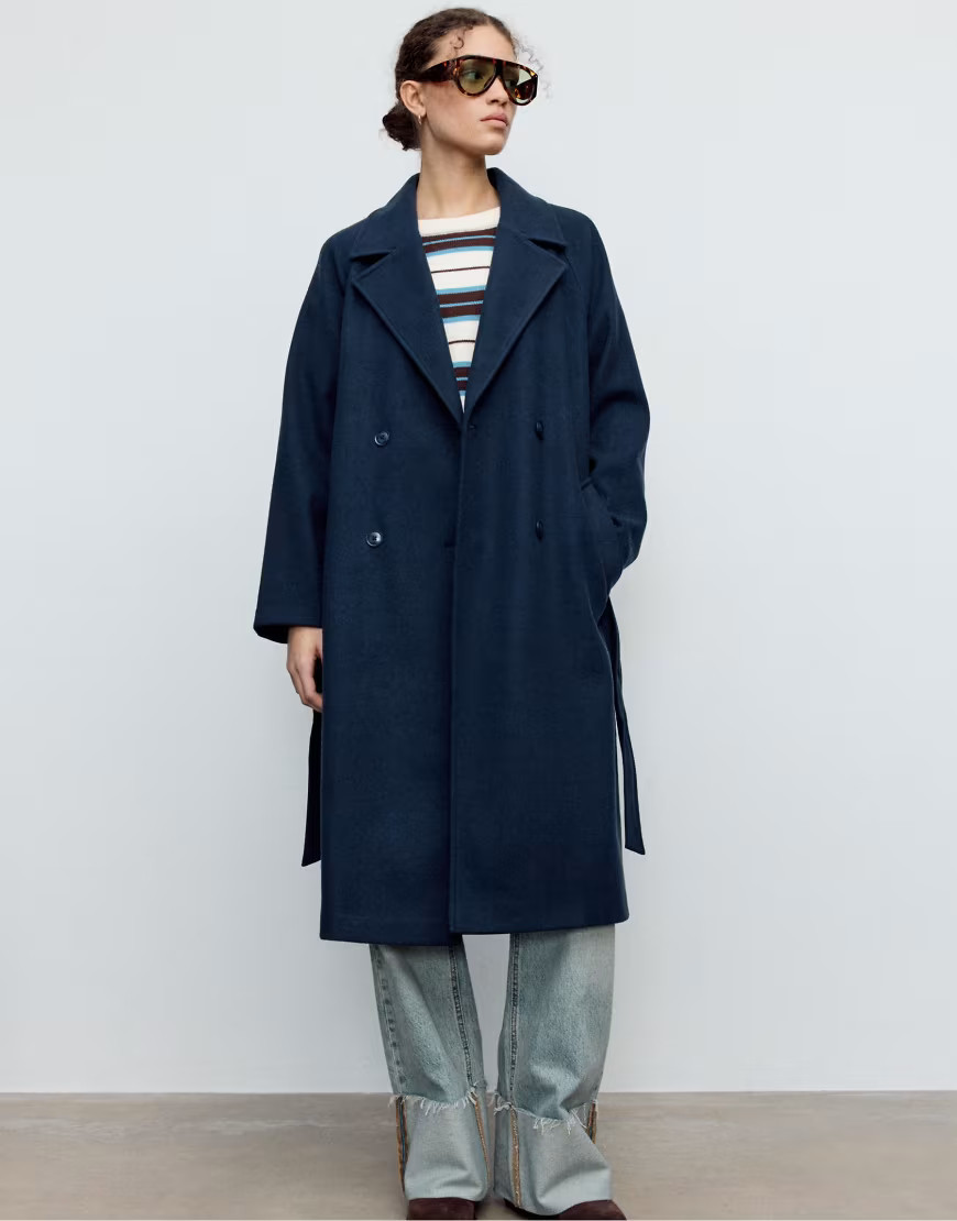 Stradivarius Soft-touch trench coat in dark blue-Navy | ASOS (Global)