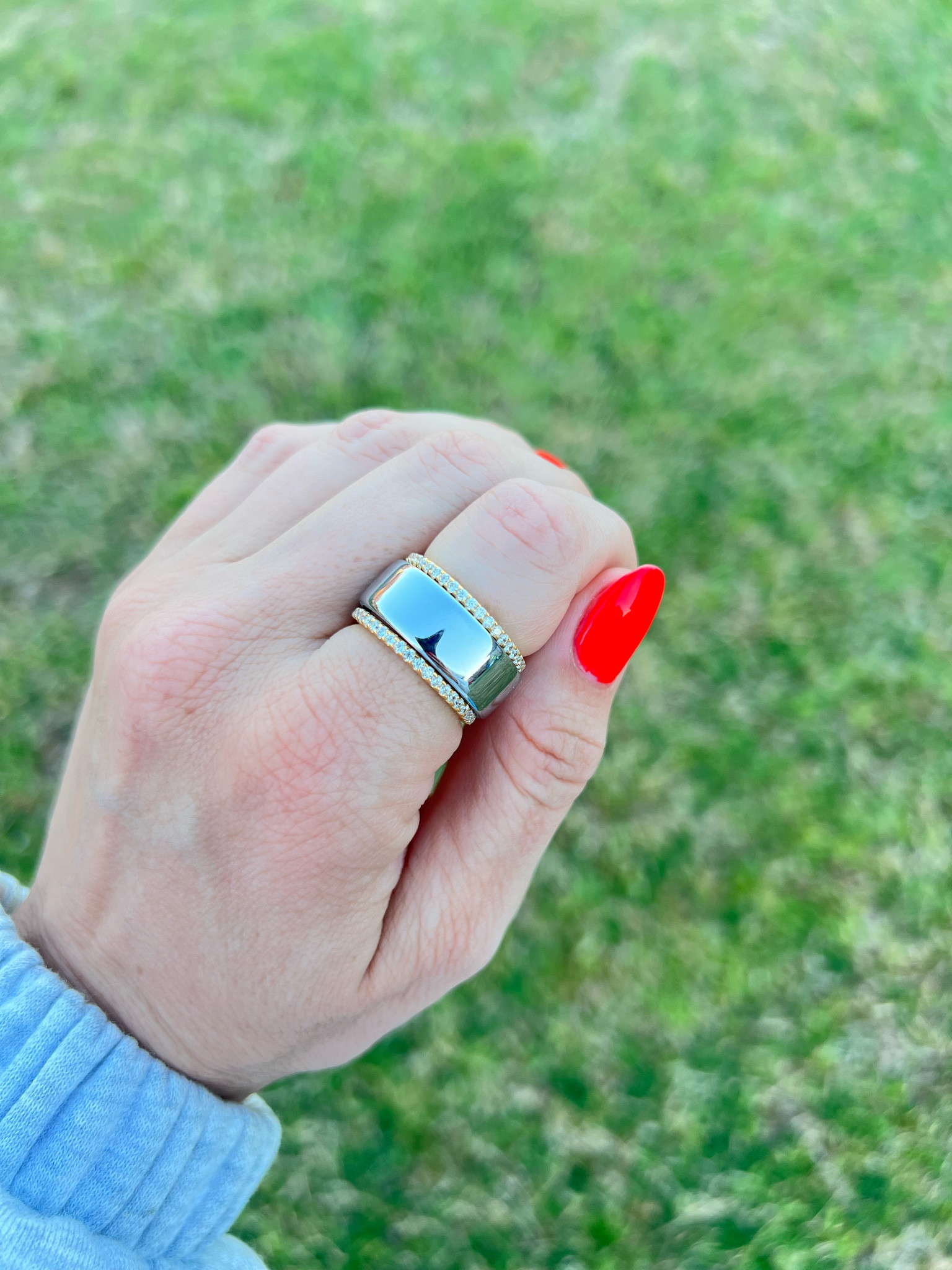 Oura ring glow up with these cheap bands! Both for under $16

#LTKmomlife #LTKfitnessgoals #LTKSpringSale