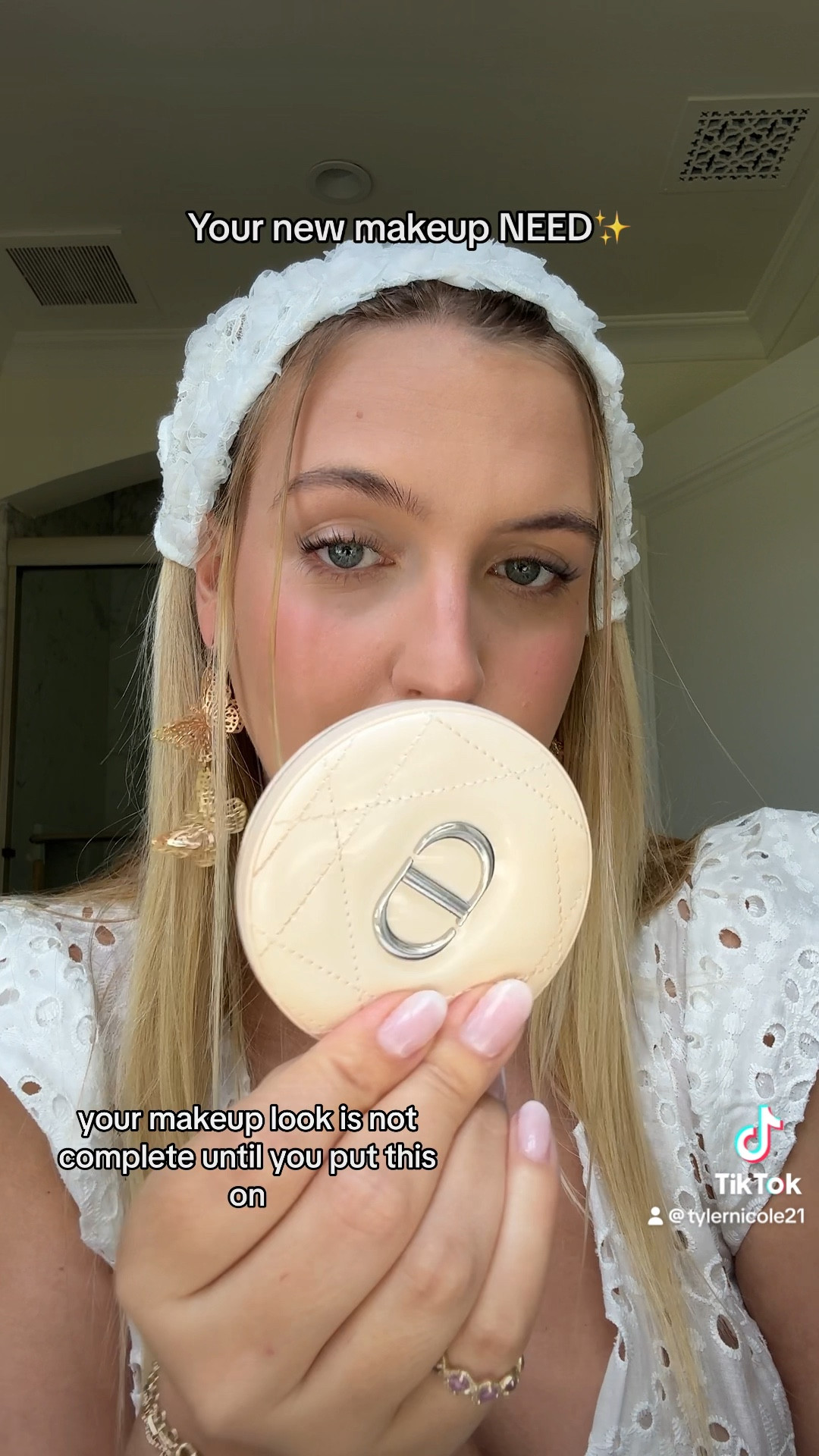 That VS Angel makeup highlighter hack #makeuptips #highlighter #makeuptrends

#LTKBeauty #LTKGiftGuide