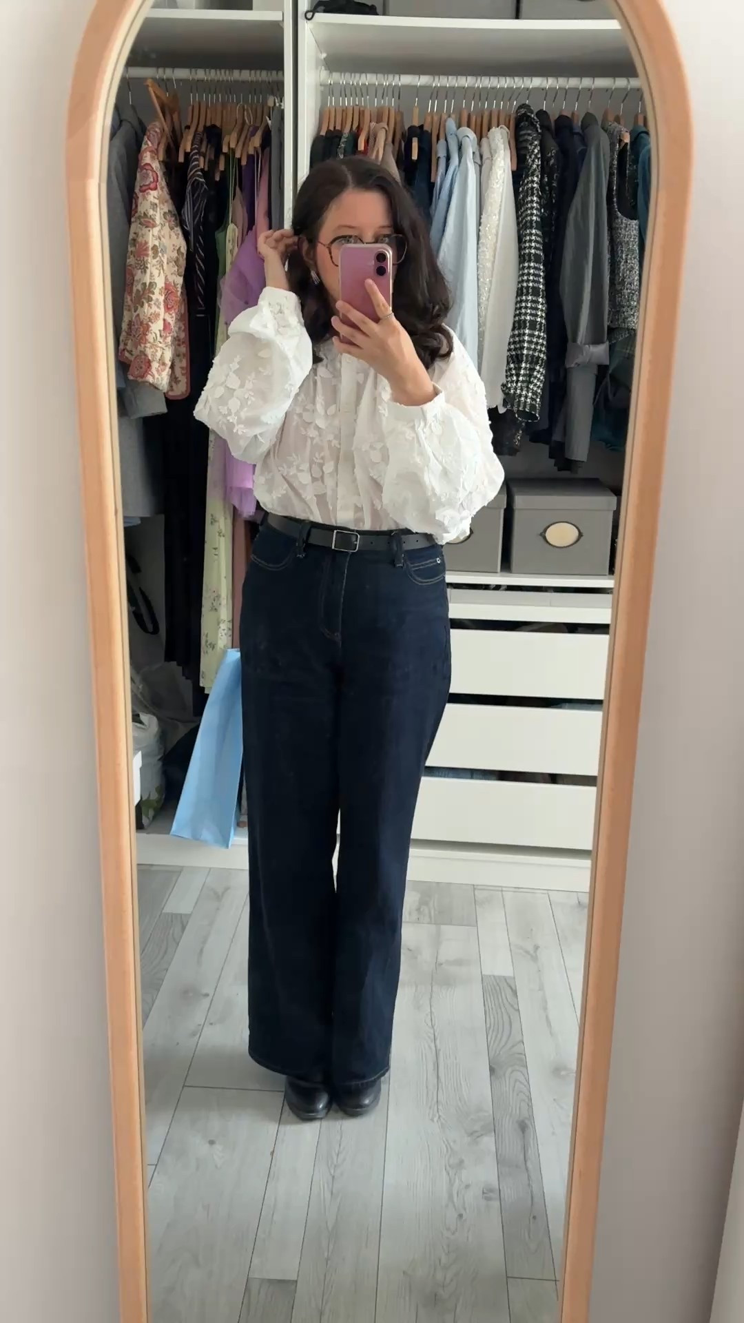 Un look avec une jolie blousee

#LTKstyletip #LTKworkwear #LTKmodest