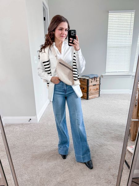 What to Wear when in between Winter and Spring | transitional outfit idea

Oversized button up
Trouser jeans
Ankle boots
Striped sweater
Belt bag

#LTKstyletip