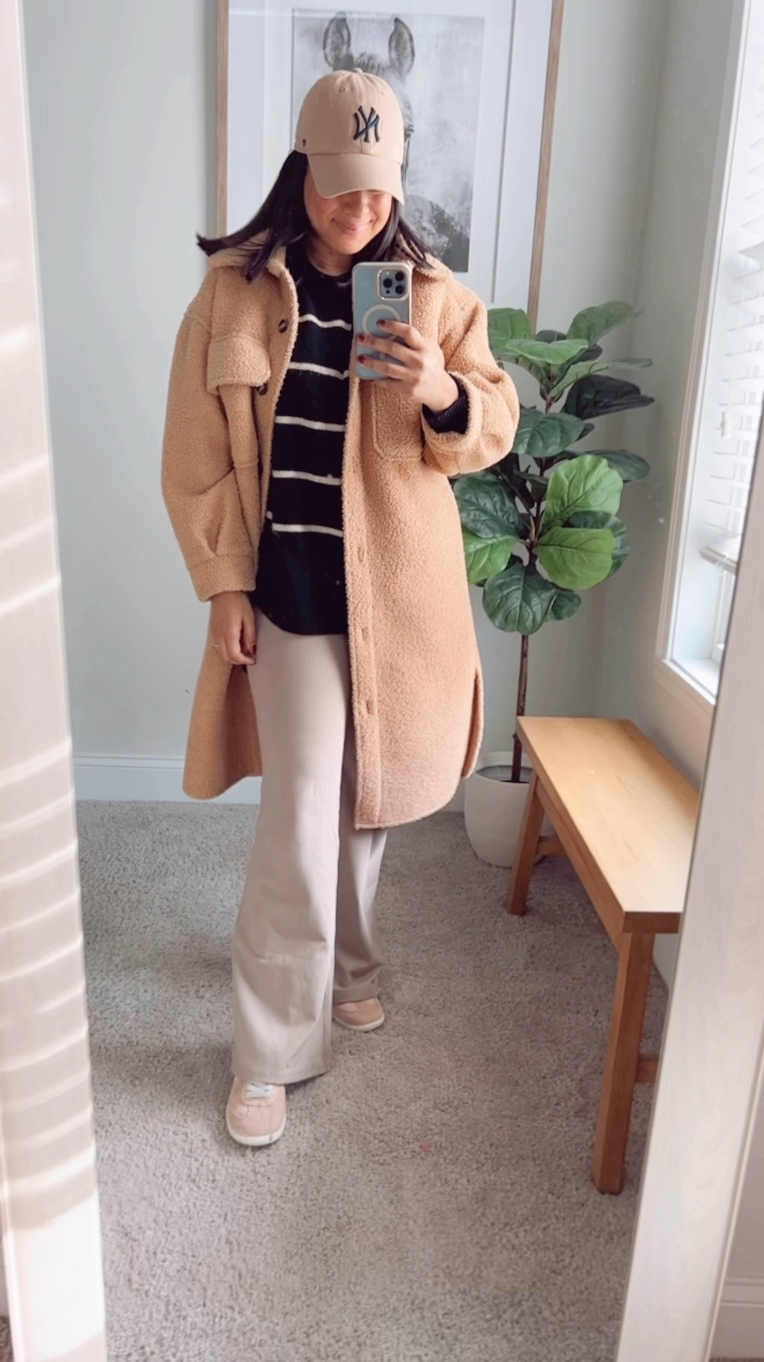 Flare leggings. Leggings outfit. Winter weather outfit. 

#LTKMidsize #LTKSeasonal