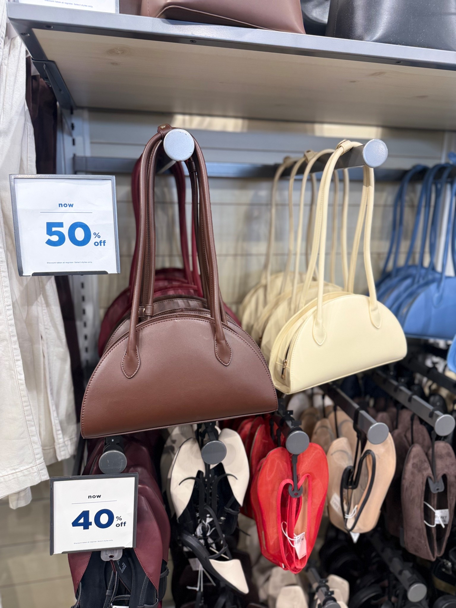 Old Navy has handbags 50% off right now and they’re giving designer vibes without the price tag 🤎✨

#LTKSaleAlert
